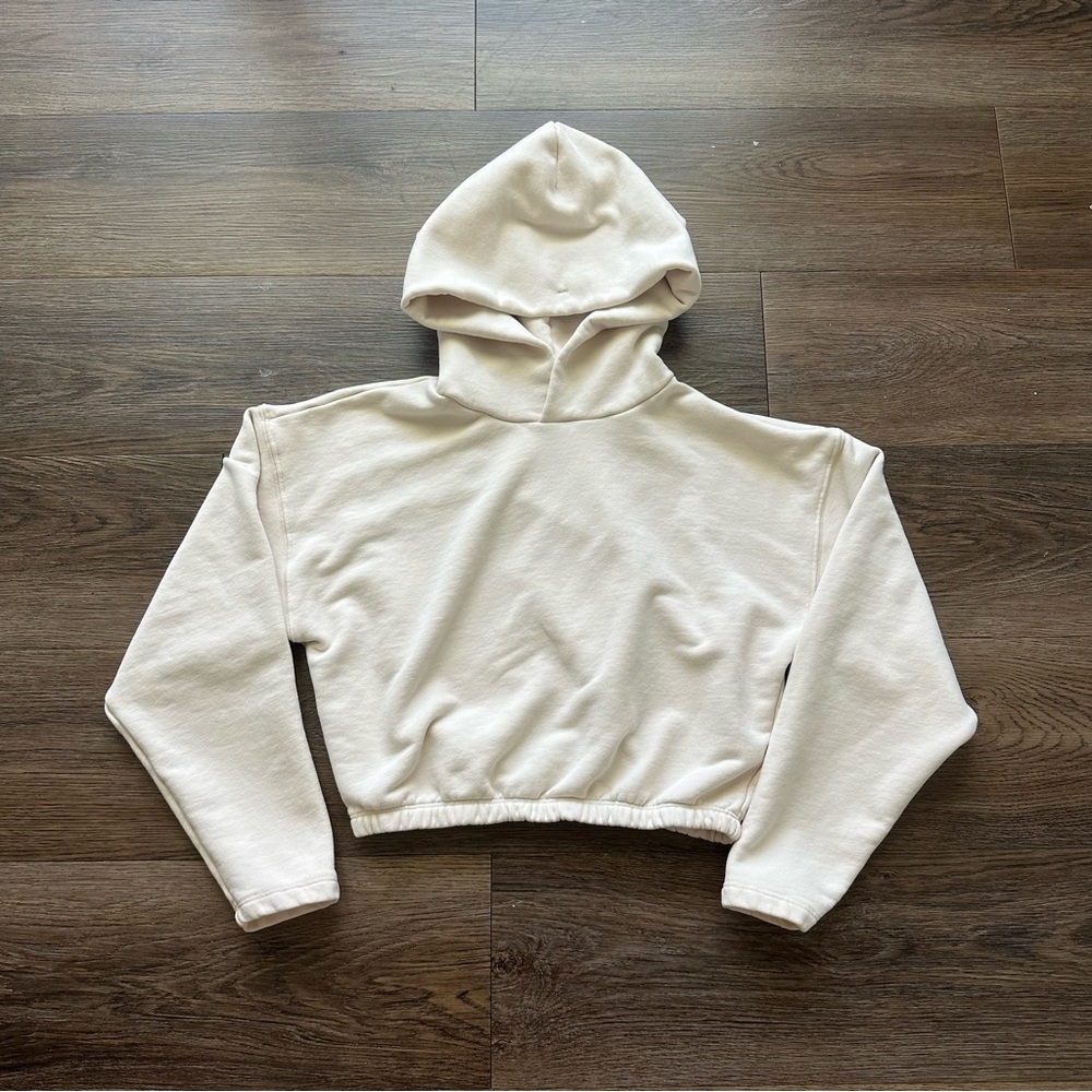 Aritzia Babaton Cropped Hoodie in Ivory/Cream